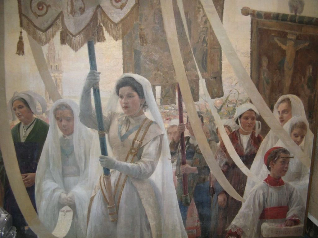 Processione (Claire Guillemain porta lo stendardo della Vergine, Lilie, Berthe Flint in bianco, Marie Mercier, infermiera bretone, Yves Le Moal porta uno stendardo)